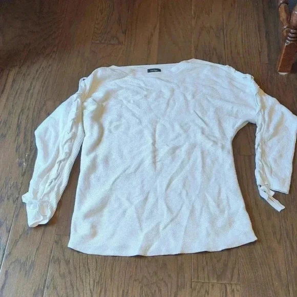 Open Arm Sweater - Picture 5 of 10